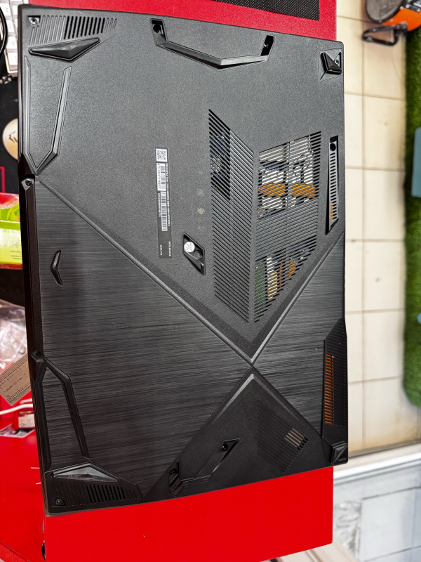 Ноутбук MSI GF63