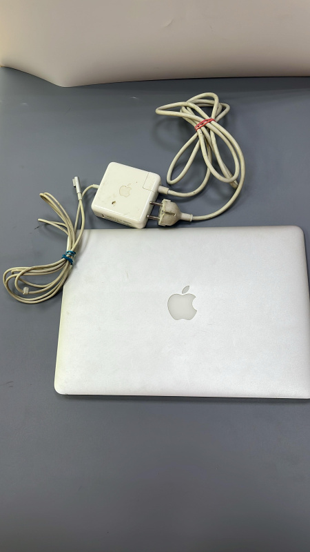 Ноутбук Apple AIR 13 2010