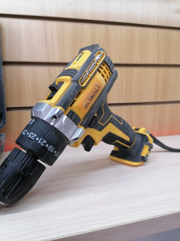 Шуруповерт Dewalt Не указана