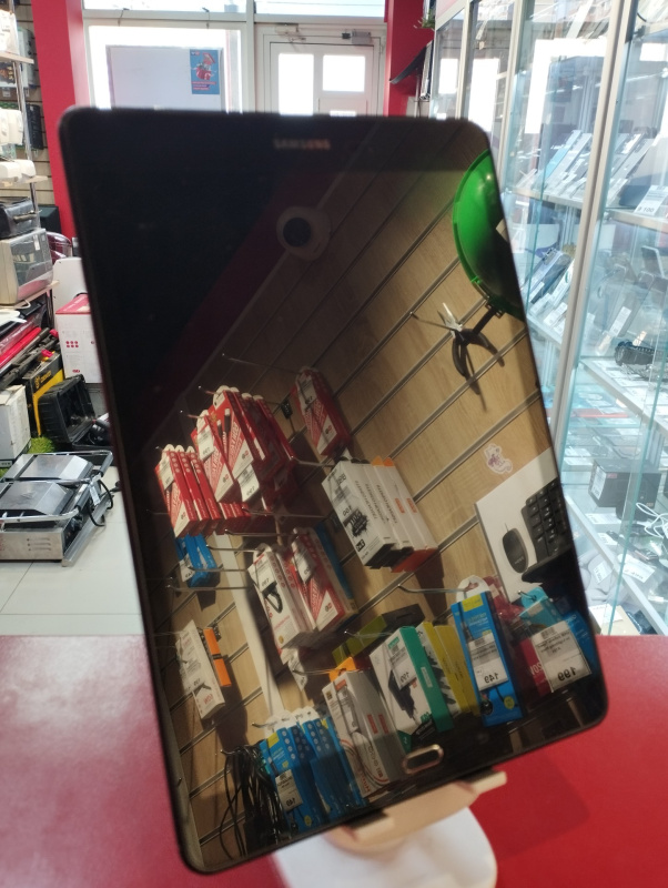Планшет Samsung Galaxy Tab A 9.7 SM-T555