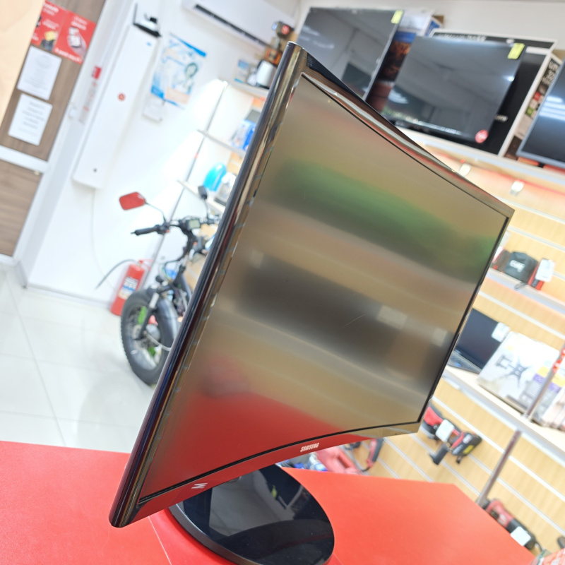 Монитор Samsung C24F390FHI