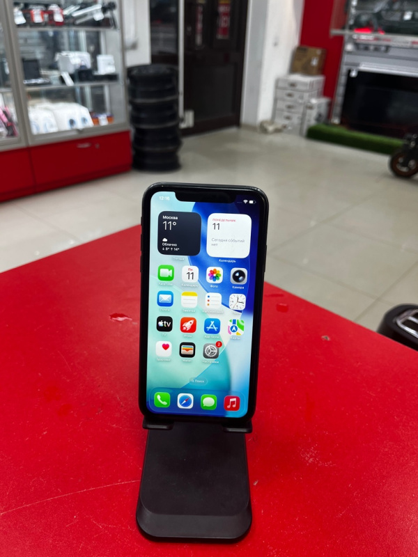 Мобильный телефон Apple iPhone 11