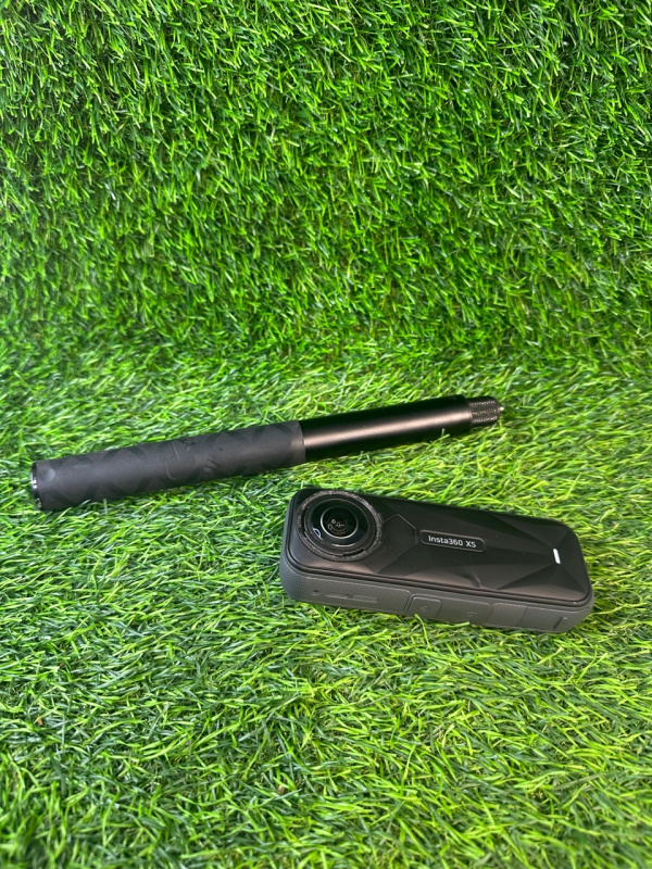 Видеокамера  insta 360 x5