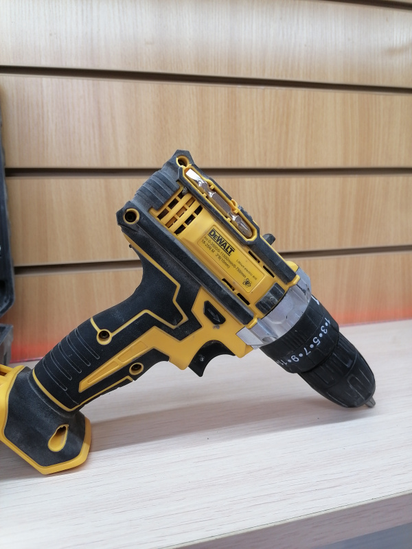 Шуруповерт Dewalt Не указана