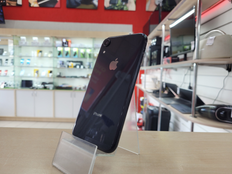 Мобильный телефон Apple iPhone XR