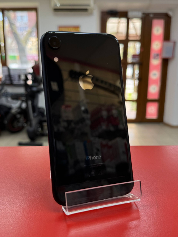 Мобильный телефон Apple iPhone XR
