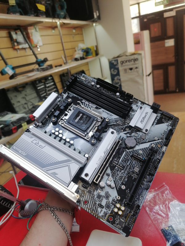 B650M K ASRock B650M-HDV/M.2