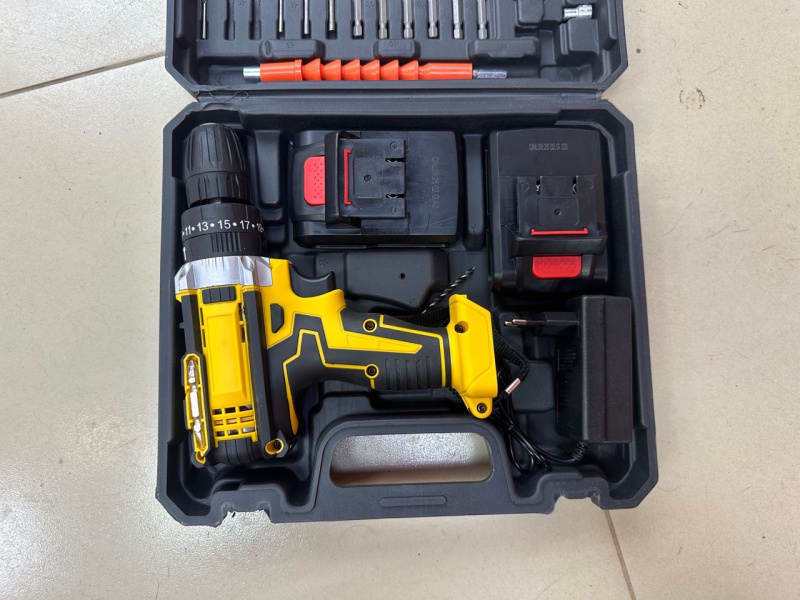 Шуруповерт  китай