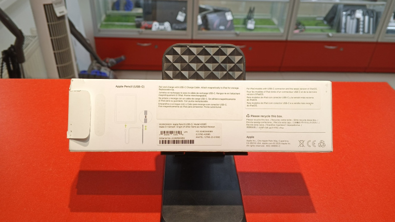 Мобильный телефон Apple iPhone XR