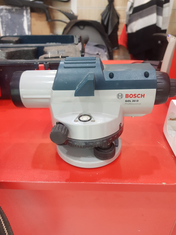 Нивелир Bosch GOL 20 D
