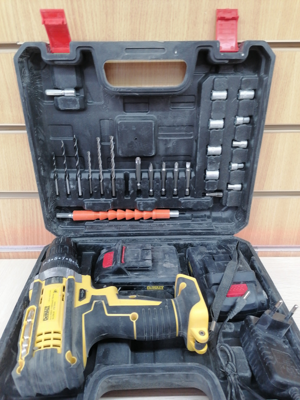 Шуруповерт Dewalt Не указана