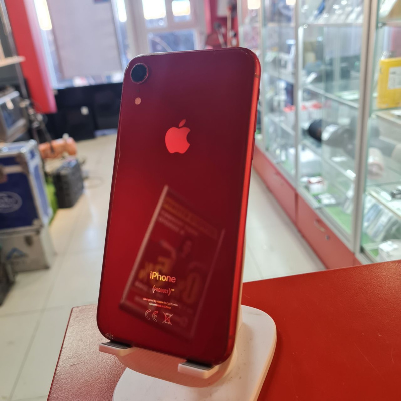 Мобильный телефон Apple iPhone XR
