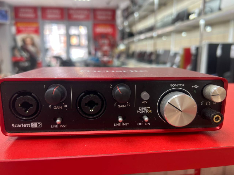 Усилитель audio interface Scarlett 2i2