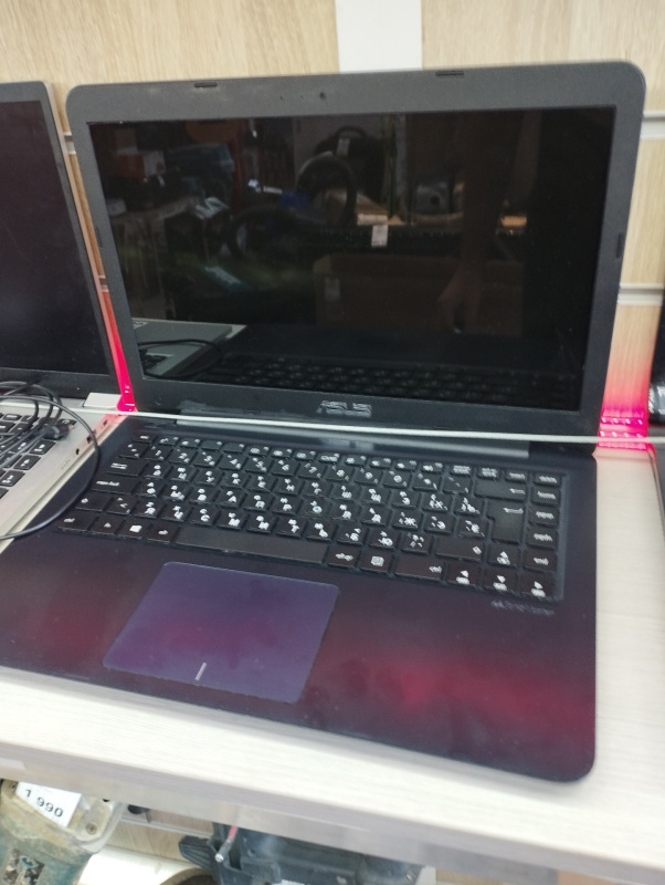 Ноутбук ASUS E402BP