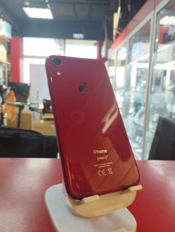 Мобильный телефон Apple iPhone XR